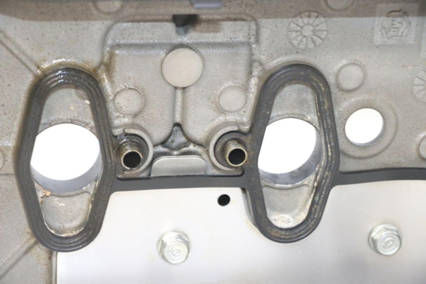 photo de OSŁONA DŹWIGNI ZAWORU HONDA CB R 1000 (2018 - 2023) - Oznaczenia i referencje