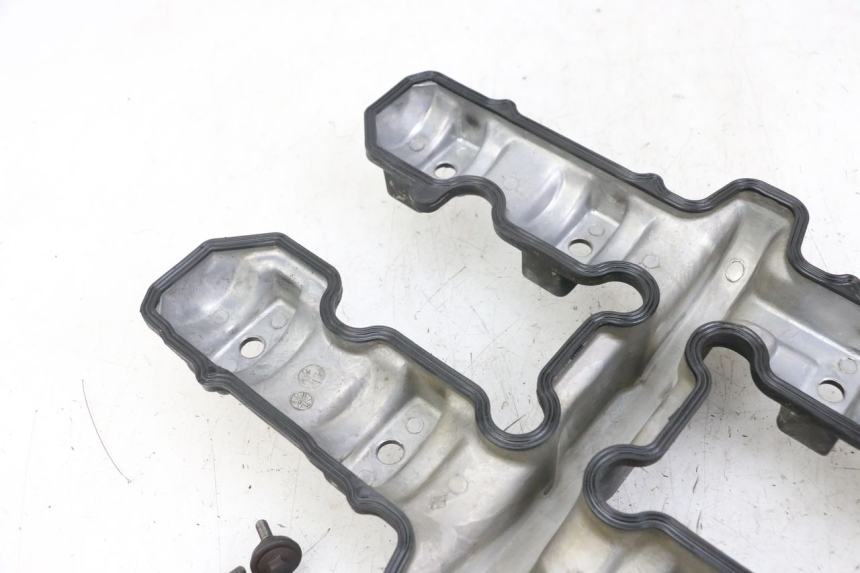 photo de OSŁONA DŹWIGNI ZAWORÓW YAMAHA FJ 3CX 1200 (1986 - 1996) - Zbliżenie techniczne