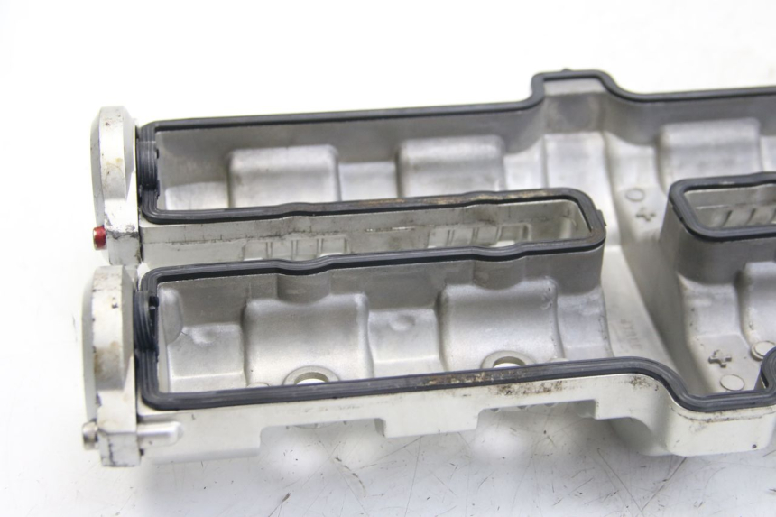 photo de OSŁONA DŹWIGNI ZAWORÓW YAMAHA FZS FAZER 600 (2001 - 2003) - Zoom stanu zużycia