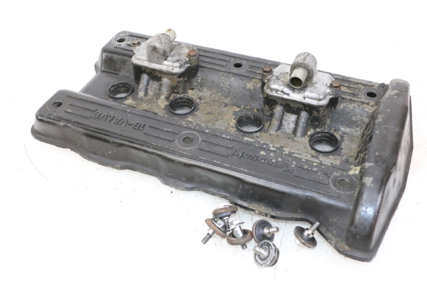 photo de OSŁONA DŹWIGNI ZAWORÓW KAWASAKI GTR 1000 (1994 - 2004) - Inny kąt widzenia