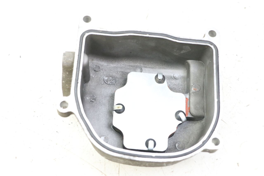 photo de OSŁONA DŹWIGNI ZAWORÓW KYMCO AGILITY 4T 50 (2018 - 2022) - Inny kąt widzenia