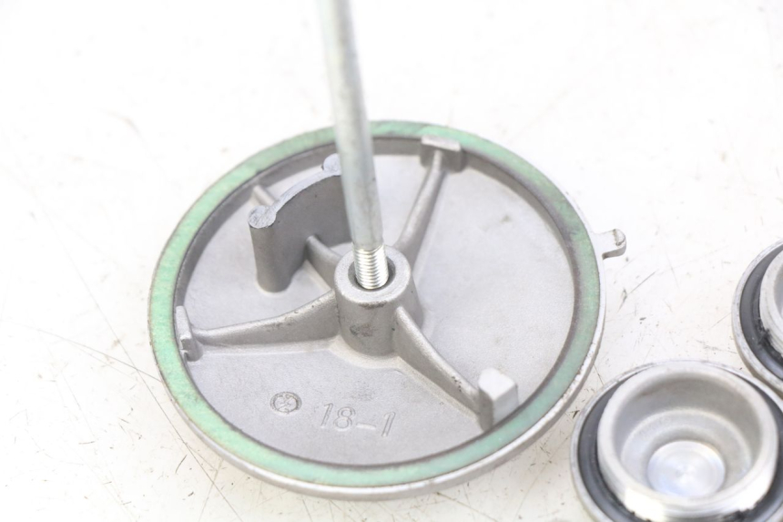 photo de OSŁONA DŹWIGNI ZAWORU YCF PILOT 125 - Zoom stanu zużycia