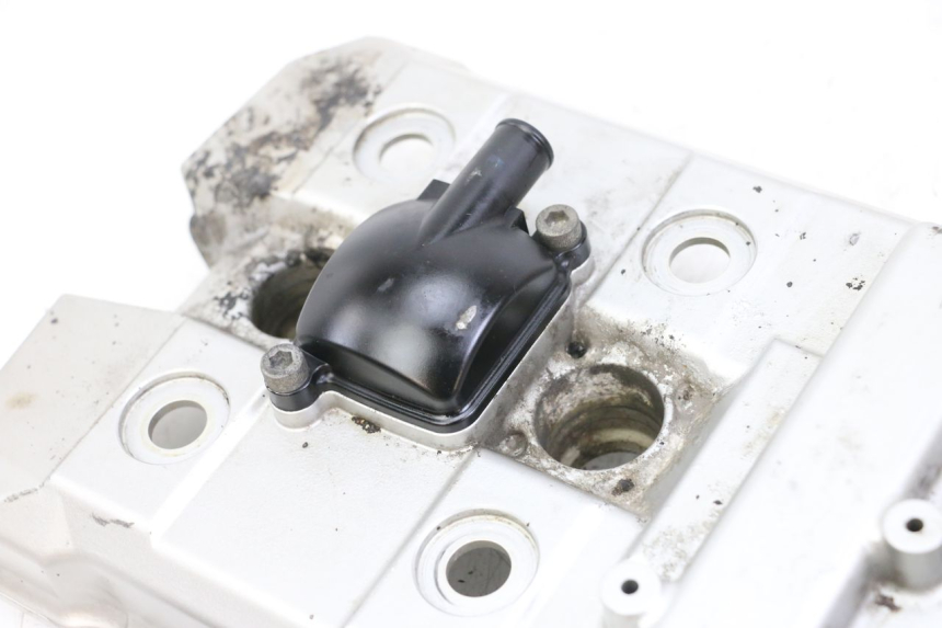 photo de OSŁONA DŹWIGNI ZAWORÓW SUZUKI GSX F GSXF 650 (2007 - 2015) - Inny kąt widzenia