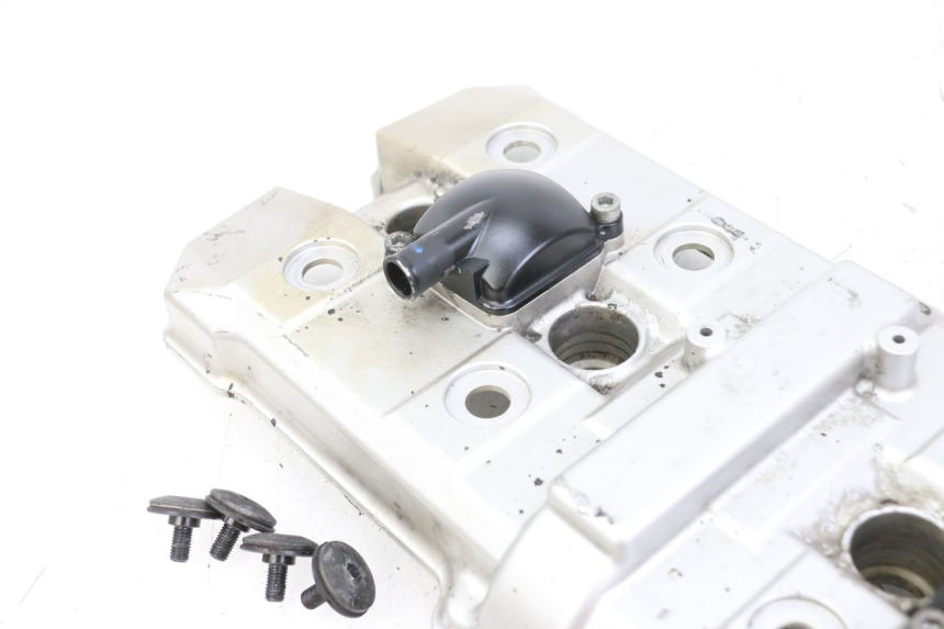 photo de OSŁONA DŹWIGNI ZAWORÓW SUZUKI GSX F GSXF 650 (2007 - 2015) - Punkty mocowania