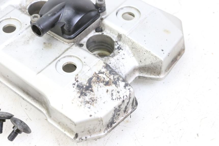 photo de OSŁONA DŹWIGNI ZAWORÓW SUZUKI GSX F GSXF 650 (2007 - 2015) - Stan powierzchni