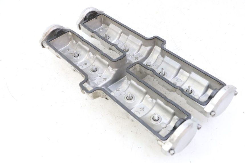 photo de OSŁONA DŹWIGNI ZAWORÓW YAMAHA FZS FAZER 600 (2001 - 2003) - Zoom stanu zużycia