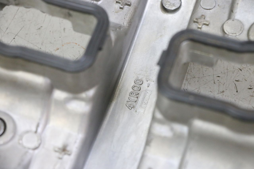 photo de OSŁONA DŹWIGNI ZAWORÓW YAMAHA FZS FAZER 600 (2001 - 2003) - Inny kąt widzenia