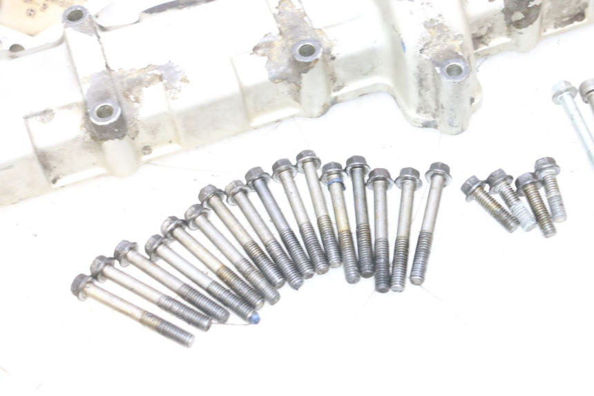 photo de OSŁONA DŹWIGNI ZAWORU KAWASAKI ZR7 ZR-7 S 750 (1999 - 2004) - Widok z bliska