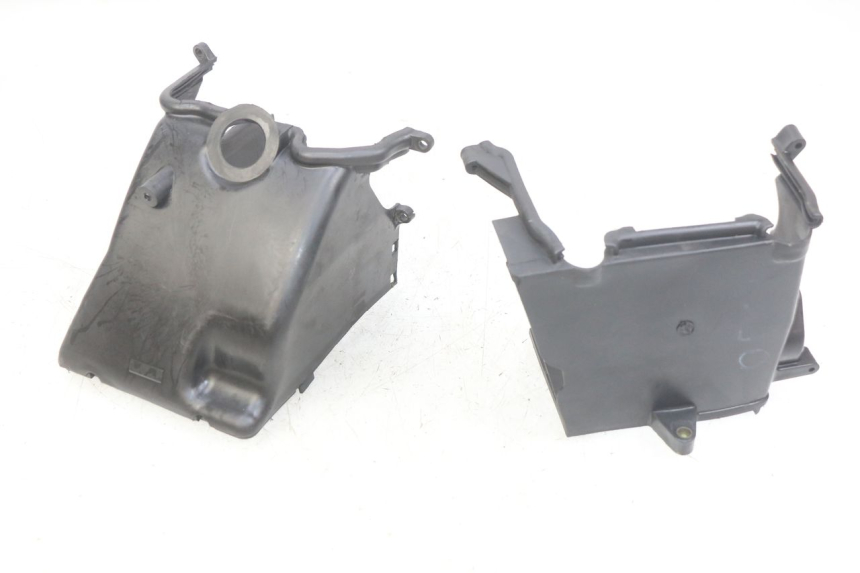 photo de OSŁONA CYLINDRA PEUGEOT CITYSTAR AIR 125 (2014 - 2017) - Punkty mocowania