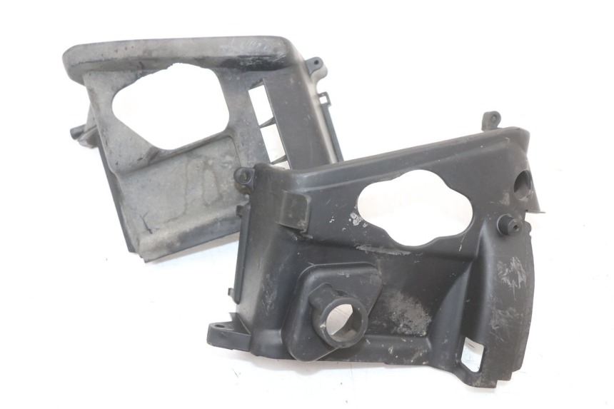 photo de OSŁONA CYLINDRA PIAGGIO FLY 4T 50 (2004 - 2010) - Zbliżenie techniczne