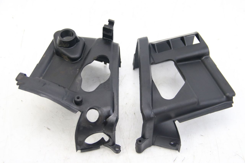 photo de OSŁONA CYLINDRA APRILIA SCARABEO 4T 50 (2009 - 2017) - Punkty mocowania