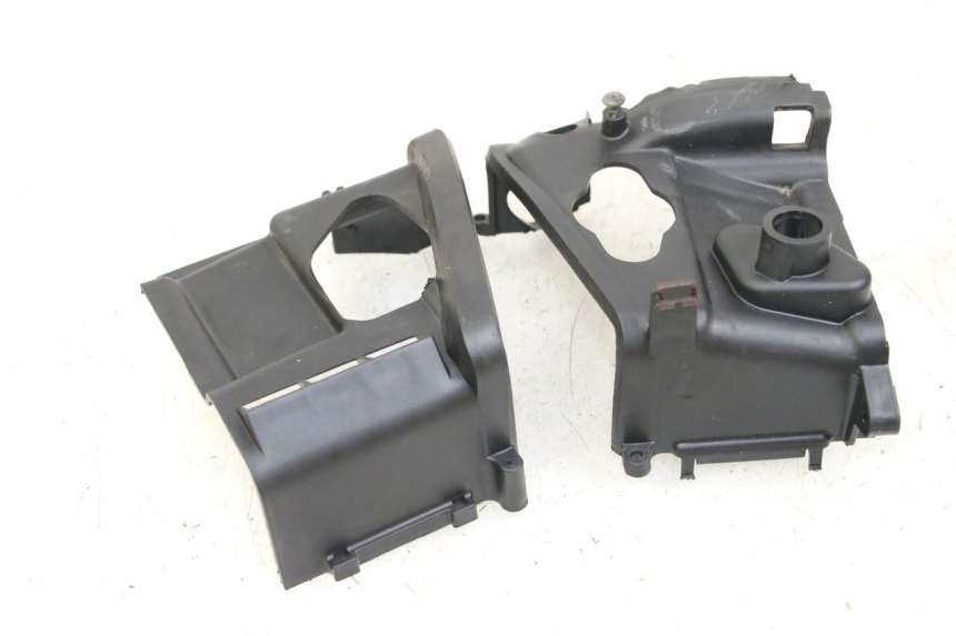 photo de OSŁONA CYLINDRA APRILIA SCARABEO 100 (2003 - 2012) - Szczegół części