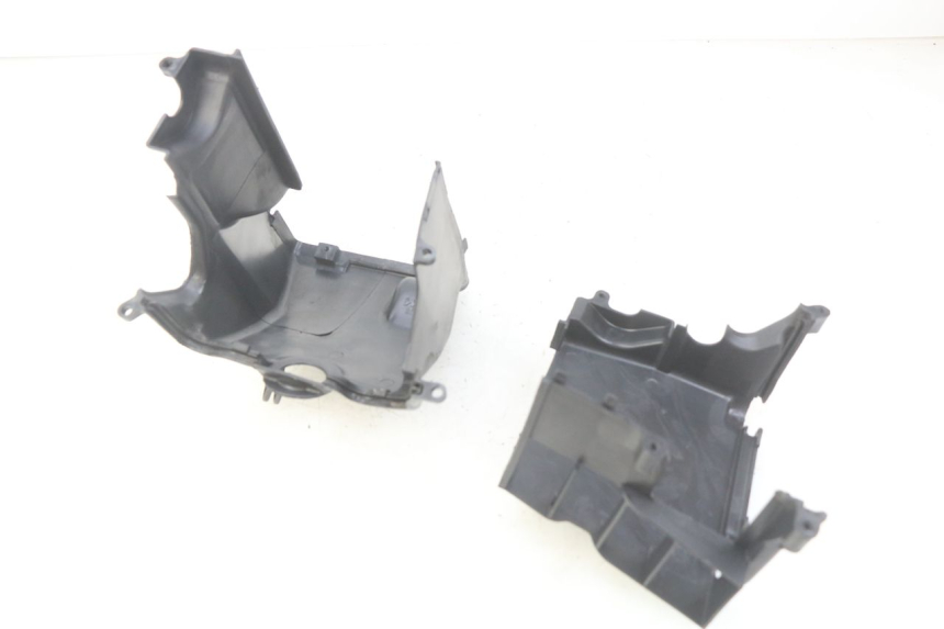 photo de OSŁONA CYLINDRA PEUGEOT TWEET 125 (2010 - 2017) - Zbliżenie techniczne