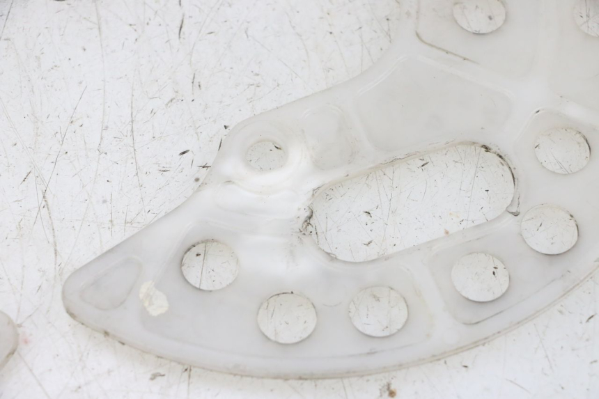 photo de OSŁONA TARCZY HAMULCOWEJ YAMAHA YFM R RAPTOR 250 (2008 - 2014) - Zoom stanu zużycia