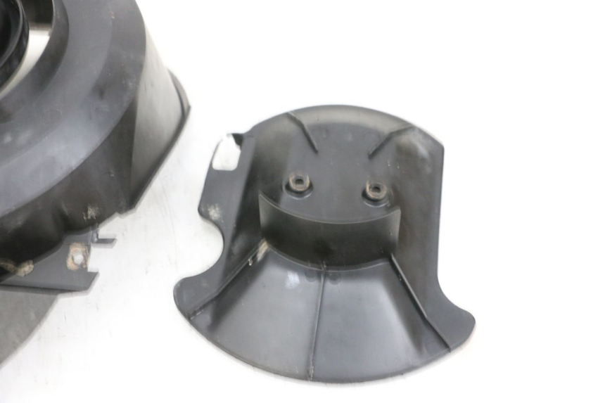 photo de OSŁONA WIDEŁEK MBK BOOSTER SPIRIT 50 (2004 - 2017) - Szczegóły charakterystyczne