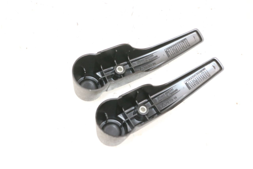 photo de OSŁONA WIDEŁEK PIAGGIO MP3 HPE 300 (2019 - 2026) - Szczegół części