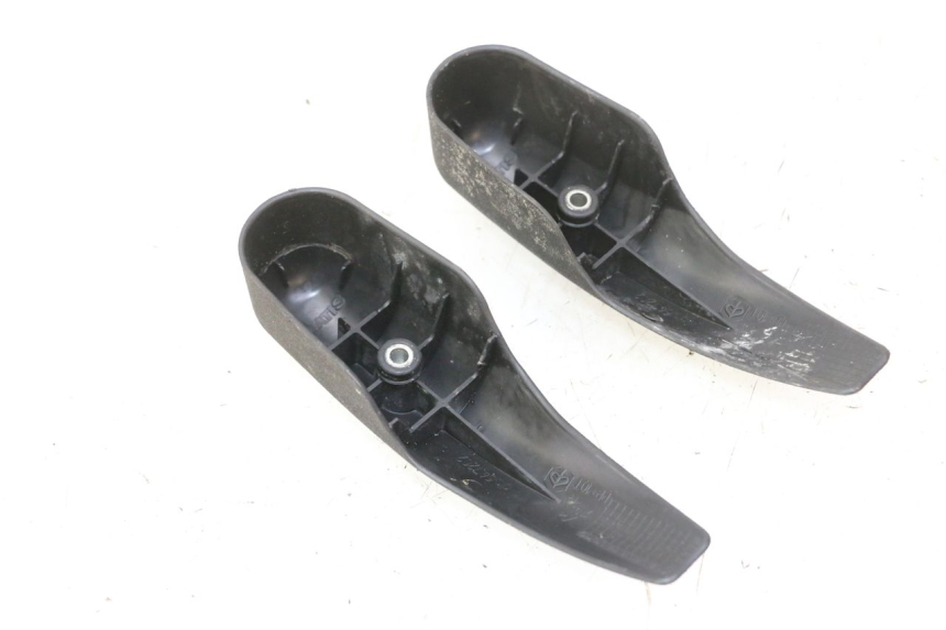 photo de OSŁONA WIDEŁEK PIAGGIO MP3 RL 250 (2006 - 2010) - Szczegół części