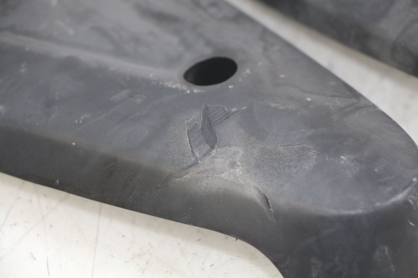 photo de OSŁONA WIDEŁEK HONDA SCV LEAD 100 (2003 - 2007) - Inny kąt widzenia