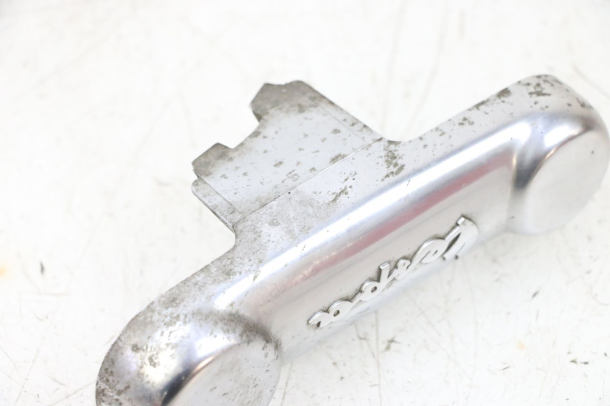 photo de OSŁONA WIDEŁEK PIAGGIO VESPA GTS SUPER IE 125 (2009 - 2016) - Zoom stanu zużycia