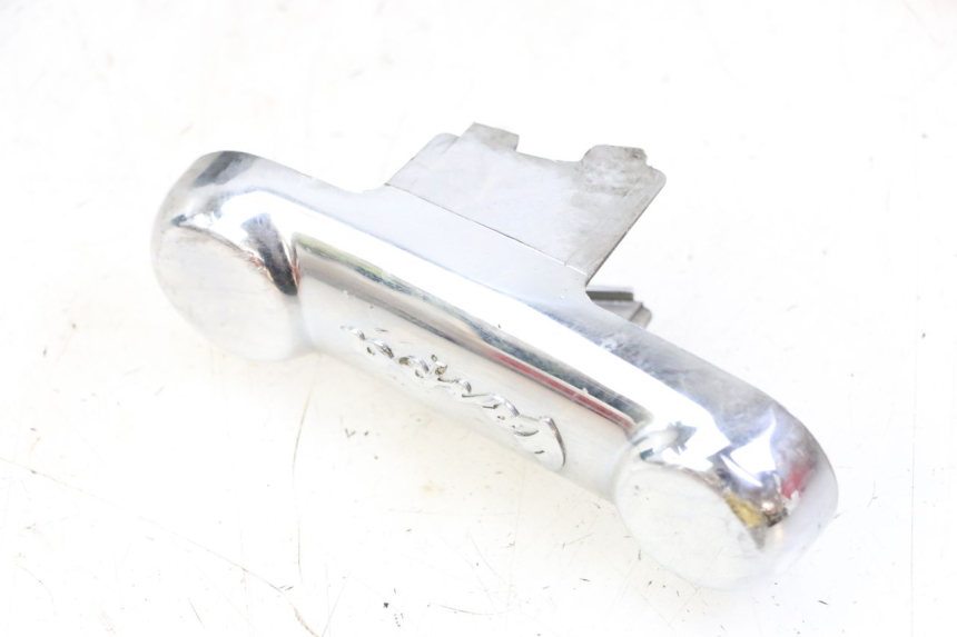 photo de OSŁONA WIDEŁEK PIAGGIO VESPA S 2T 50 (2007 - 2014) - Punkty mocowania