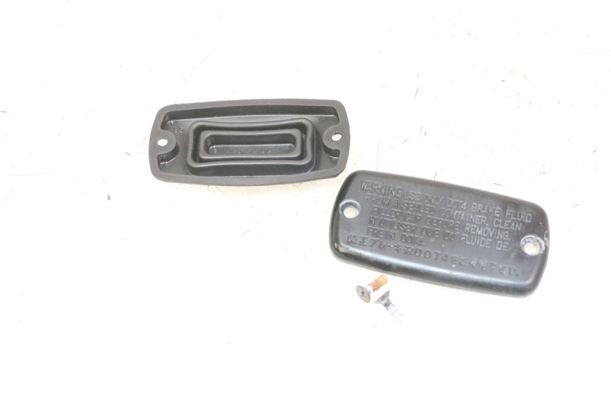 photo de OSŁONA POMPY HAMULCOWEJ HONDA CBF 500 (2004 - 2007) - Zbliżenie techniczne