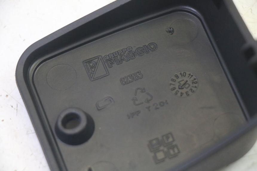 photo de OSŁONA POMPY HAMULCOWEJ PIAGGIO MP3 125 (2006 - 2014) - Zbliżenie techniczne