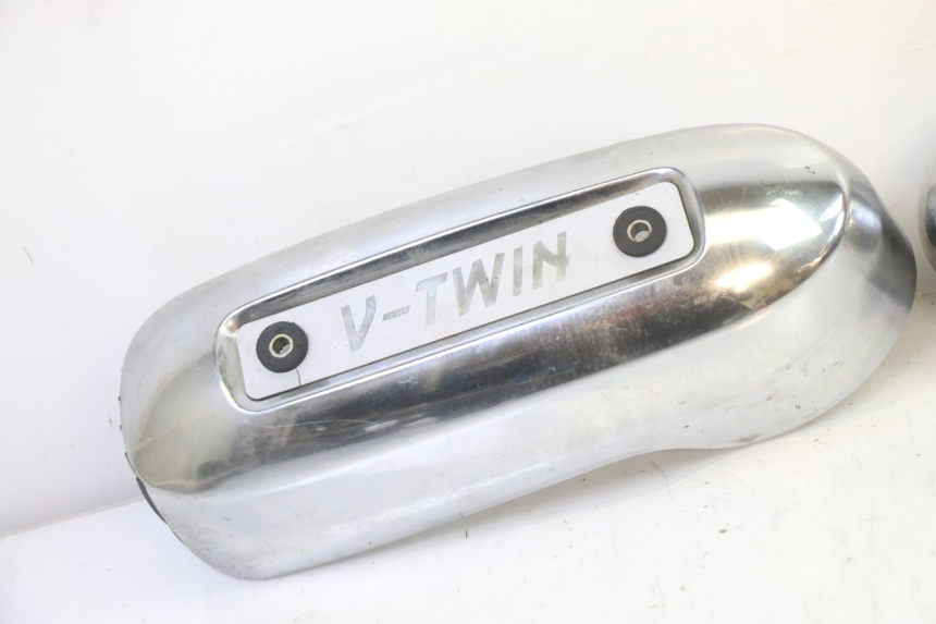 photo de OSŁONA SILNIKA HYOSUNG GV AQUILA 125 (2000 - 2009) - Szczegół części