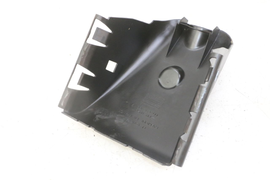 photo de OSŁONA SILNIKA PEUGEOT ELYSEO 125 (1999 - 2004) - Zbliżenie techniczne