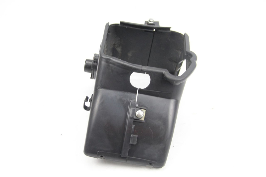 photo de OSŁONA SILNIKA PEUGEOT KISBEE 4T 50 (2018 - 2022) - Zoom stanu zużycia