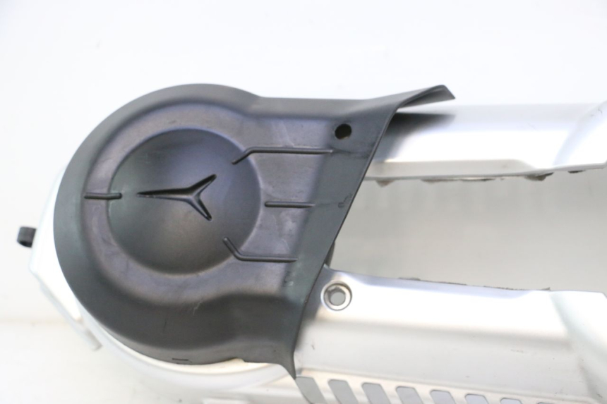 photo de OSŁONA SILNIKA PIAGGIO MP3 LT 400 (2007 - 2012) - Oznaczenia i referencje