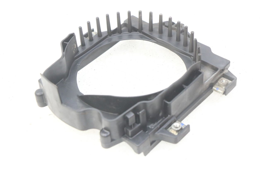 photo de OSŁONA SILNIKA PIAGGIO VESPA GTS IGET ABS 125 (2017 - 2023) - Inny kąt widzenia