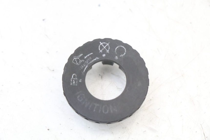 photo de OBUDOWA STACYJKI PEUGEOT BELVILLE 125 (2017 - 2021) - Szczegół części