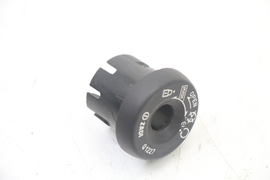 photo de OBUDOWA STACYJKI YAMAHA YP MAJESTY 125 (2007 - 2010) - Szczegół części