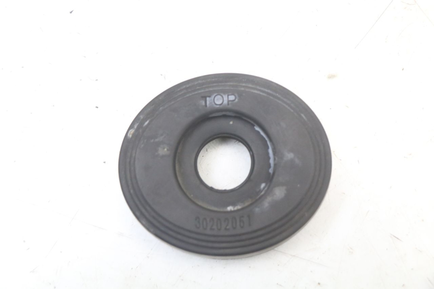 photo de OSŁONA PRZECIWPYŁOWA REFLEKTORA PEUGEOT DJANGO 125 (2014 - 2017) - Szczegół części