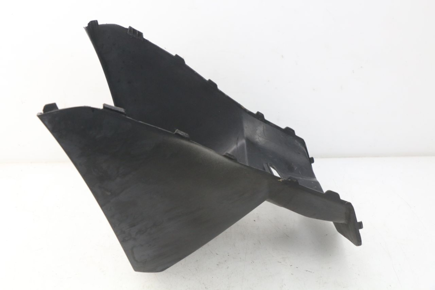 photo de OSŁONA POD SIEDZENIEM KYMCO AGILITY 4T 50 (2005 - 2018) - Zbliżenie techniczne