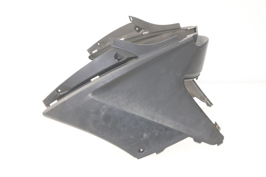 photo de OSŁONA POD SIEDZENIEM KYMCO AGILITY CITY 4T 50 (2008 - 2016) - Zbliżenie techniczne