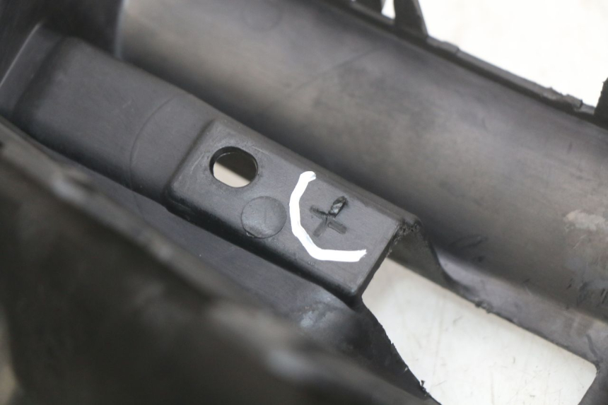 photo de OSŁONA POD SIEDZENIEM PEUGEOT CITYSTAR 125 (2011 - 2017) - Inny kąt widzenia