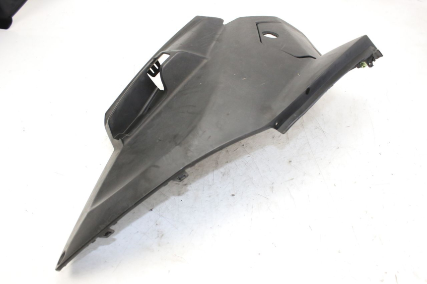 photo de OSŁONA POD SIEDZENIEM PEUGEOT CITYSTAR 50 (2013 - 2017) - Szczegóły charakterystyczne