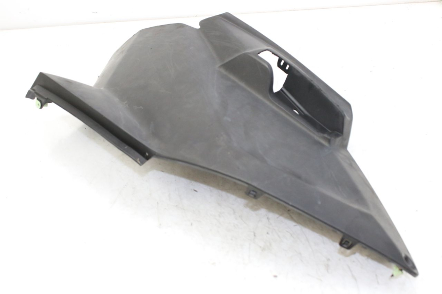 photo de OSŁONA POD SIEDZENIEM PEUGEOT CITYSTAR 50 (2013 - 2017) - Zoom stanu zużycia