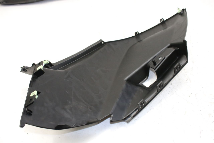 photo de OSŁONA POD SIEDZENIEM PEUGEOT CITYSTAR 50 (2013 - 2017) - Punkty mocowania