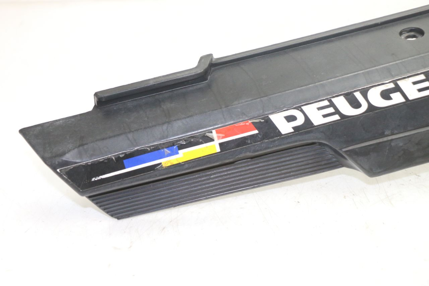 photo de PRAWA OSŁONA POD SIEDZENIEM PEUGEOT 103 SPX CLIP 50 (1989 - 1992) - Szczegół części