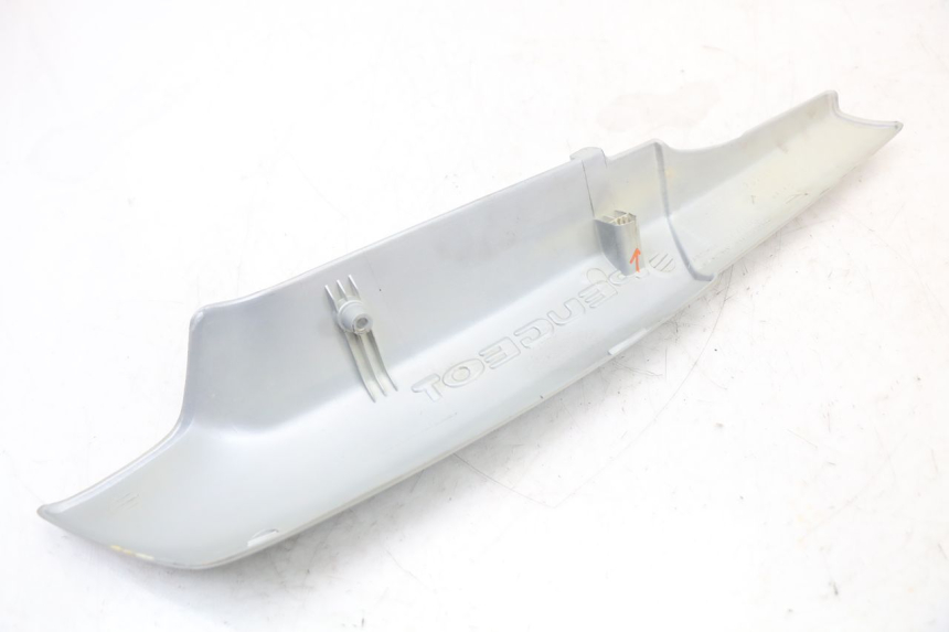 photo de OSŁONA POD SIODŁEM PRAWA PEUGEOT 103 VOGUE VS2 50 (2004 - 2017) - Punkty mocowania