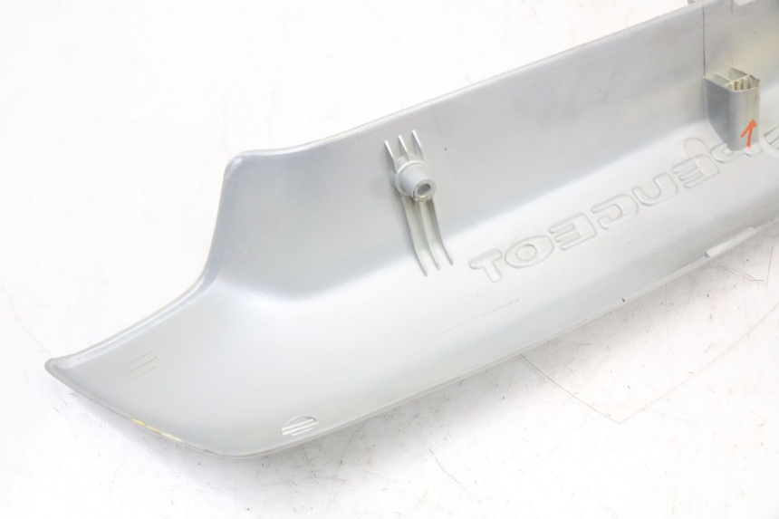 photo de OSŁONA POD SIODŁEM PRAWA PEUGEOT 103 VOGUE VS2 50 (2004 - 2017) - Stan powierzchni