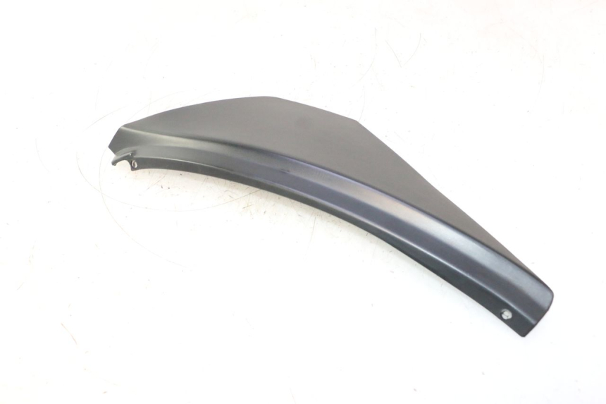 photo de PRAWA OSŁONA POD SIEDZENIEM APRILIA ATLANTIC S 125 (2010 - 2013) - Zoom stanu zużycia