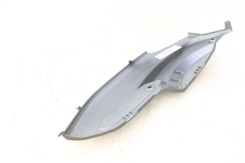 photo de OSŁONA POD SIODŁEM PRAWA BMW C SPORT 650 (2015 - 2021) - Zbliżenie techniczne