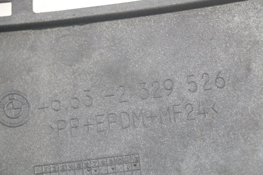 photo de OSŁONA POD SIODŁEM PRAWA BMW C1 125 (2000 - 2003) - Szczegół części