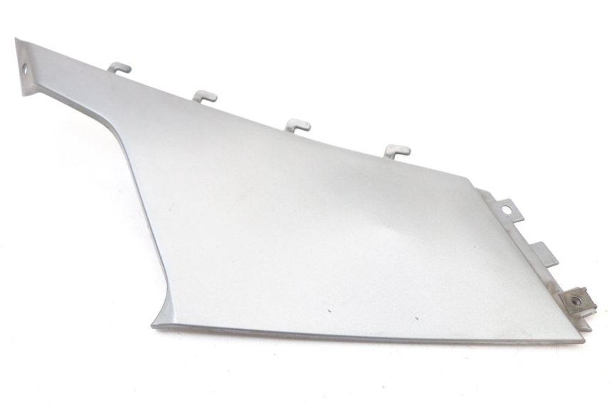 photo de OSŁONA POD SIODŁEM PRAWA BMW C1 125 (2000 - 2003) - Szczegół części