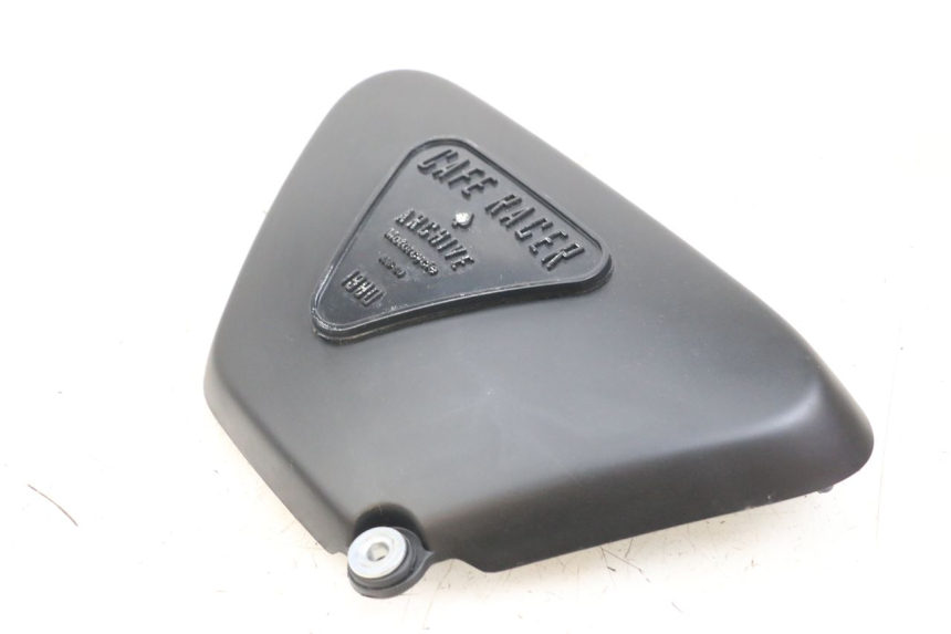 photo de OSŁONA POD SIODŁEM PRAWA ARCHIVE CAFE RACER 4T 50 (2019 - 2024) - Zoom stanu zużycia