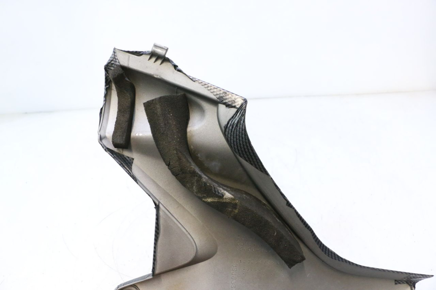 photo de PRAWA OSŁONA POD SIEDZENIEM HONDA CB F HORNET 600 (2005 - 2006) - Inny kąt widzenia