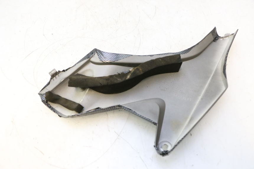photo de PRAWA OSŁONA POD SIEDZENIEM HONDA CB F HORNET 600 (2005 - 2006) - Widok ogólny